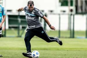 Brasileirão: Santos corre neste sábado para fugir da Z4