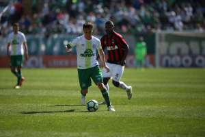 Chapecoense x Athletico - Sairá a primeira vitória na Arena Condá?