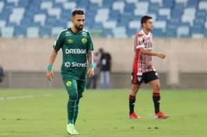 Ex-Corinthians vira dúvida no Cuiabá, que tenta acabar com a seca de cinco jogos