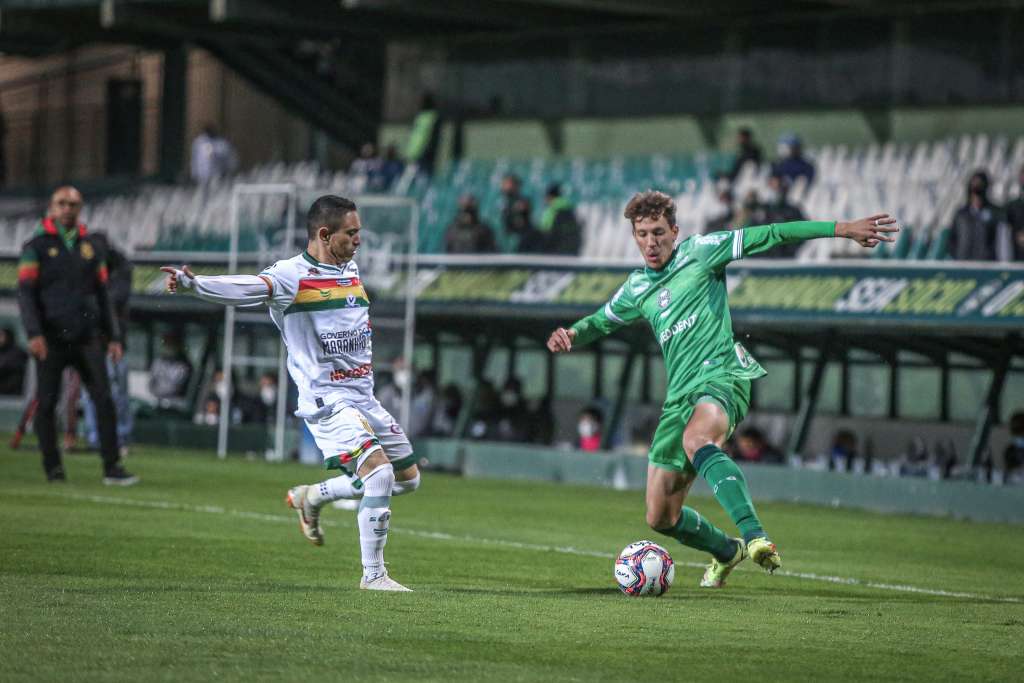 SÉRIE B: Coritiba se aproxima do acesso; Londrina e Goiás ficam no zero