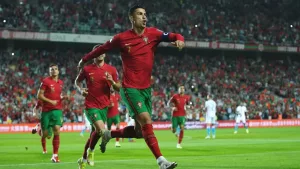 ELIMINATÓRIAS: Dinamarca garante vaga na Copa; Portugal goleia com 3 gols de Cristiano Ronaldo