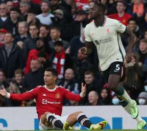 Inglês: Cristiano Ronaldo admite que United deve futebol e pede desculpas à torcida