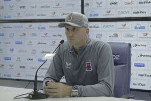 Série C: Treinador aciona o Paraná na justiça e pede R$ 70 mil