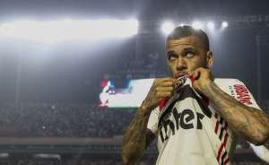 Daniel Alves nega mágoa com o São Paulo: 'Gostaria que o final fosse diferente'