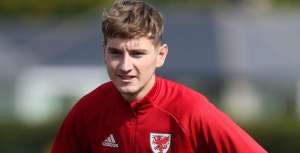 Com câncer, jogador de clube europeu anuncia pausa na carreira para cuidar da saúde