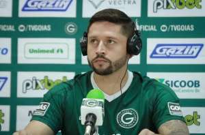 Time da Série B entra na briga com Ponte e Criciúma por meia ex-Goiás