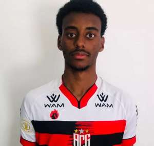 Zagueiro do Atlético-GO segue em estado grave na UTI: 