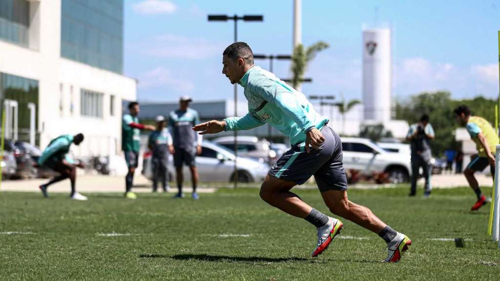 Fluminense x Flamengo – Clássico cheio de rivalidade agita o Maracanã neste sábado 2 fluminense treino