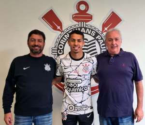 Corinthians e ex-meia do Guarani chegam a acordo e renovam contrato por 3 anos