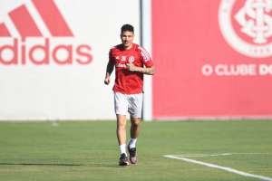Após rumores de suposta saída, Internacional abre o jogo sobre futuro de Guerrero: 'Ajustes'