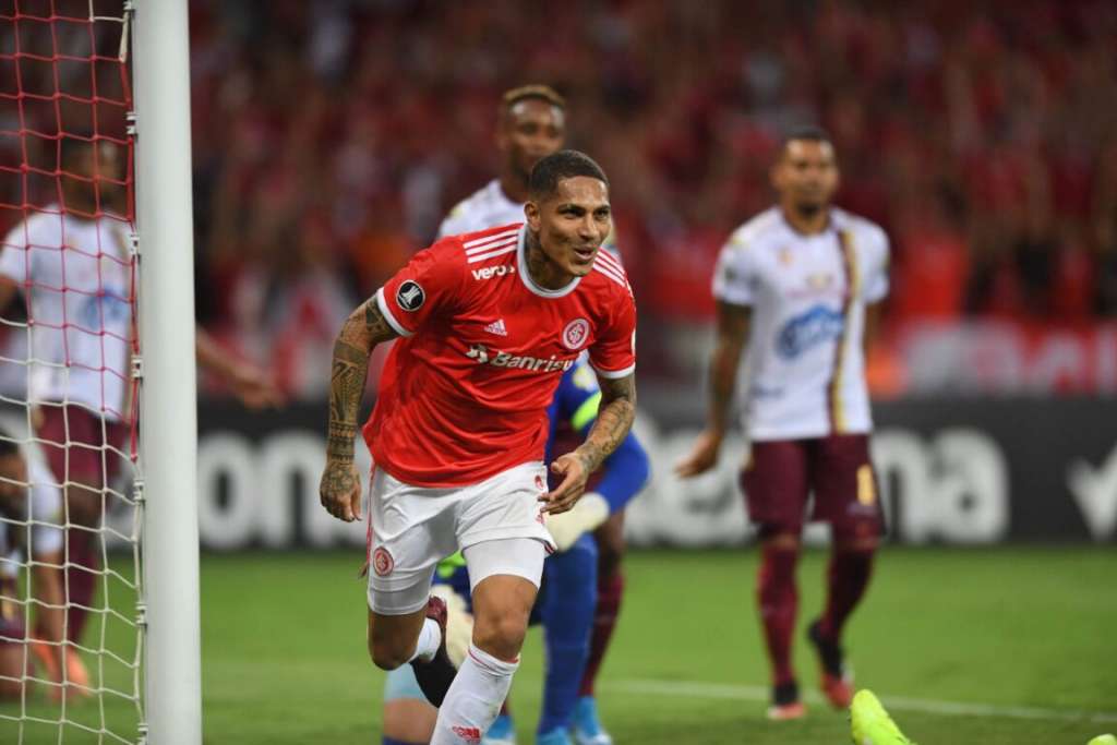 Internacional confirma rescisão do atacante Paolo Guerrero
