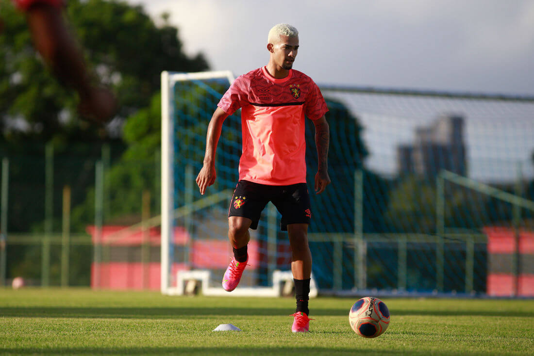 gustavo meia sport treino