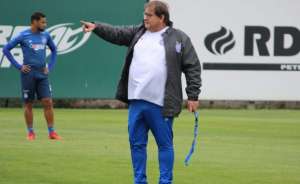 Guto Ferreira fecha preparação do Bahia; presidente revela situação de Rodallega