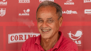 No mercado, Roberval Davino explica sua saída de clube da Série B
