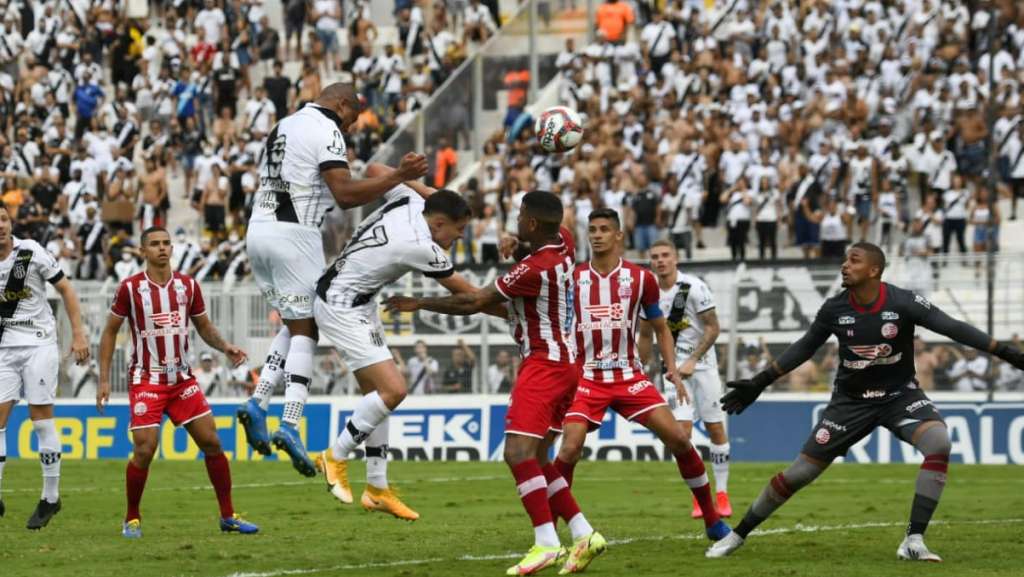 Ponte Preta fora do Z4 da Série B