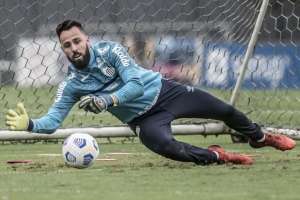 Sem jogar há um ano, ex-Chape e Athletico-PR admite ansiedade por estreia no Santos