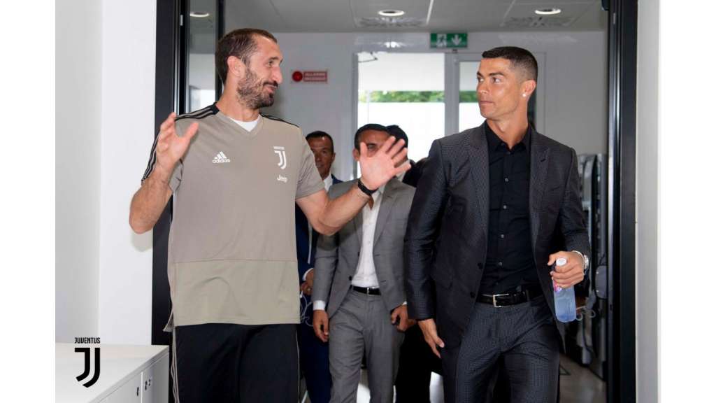 Zagueiro do Juventus critica transferência de CR7: ‘Deveria ter ido mais cedo’