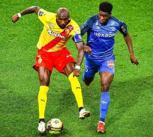 FRANCÊS: Em dia de Kalimuendo, Lens supera portões fechados e Reims e diminui a vantagem do PSG