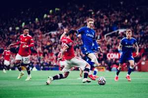 INGLÊS: Cristiano Ronaldo inicia no banco, United e Everton empatam e não viram líder