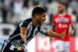 Botafogo 2 x 0 CRB – Fogão vence confronto direto e sobe para a vice-liderança da Série B