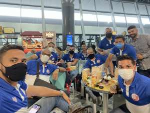 Passageiro tem suspeita de AVC em voo, é atendido por médico de clube da Série B  e avião volta para aeroporto