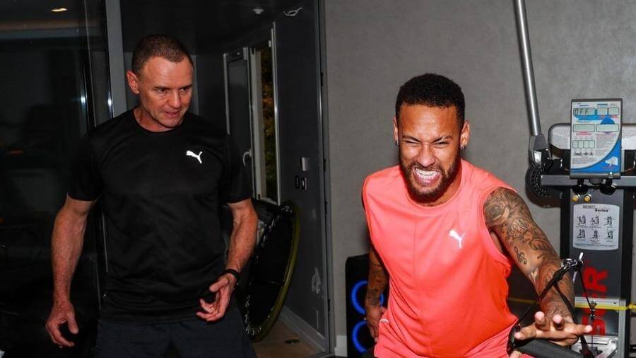 Após dançar hit do TikTok, Neymar treina duro para voltar a jogar pelo PSG
