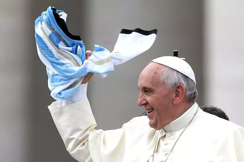 Primeiro-ministro francês dará camisa de Messi ao Papa em visita ao Vaticano