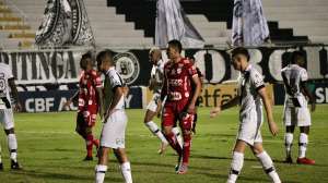 Ponte Preta 1 x 1 Vila Nova-GO - Com VAR e pênalti esquisito, Ponte sofre o empate em casa