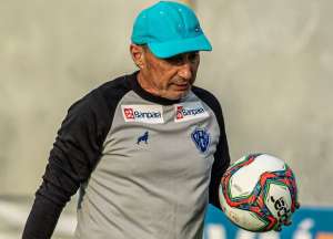 Sem vencer no quadrangular, time da Série C anuncia saída de treinador