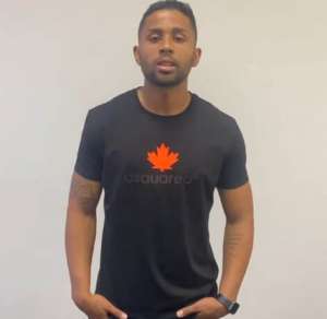 Ex-Corinthians pede desculpas após rasgar a camisa do São Caetano: 