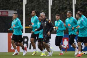 Governo flexibiliza portaria e libera brasileiros que atuam na Inglaterra