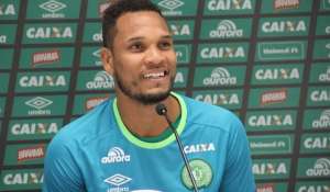 Justiça condena Chapecoense a pagar R$ 14 milhões à família de zagueiro, morto na tragédia aérea