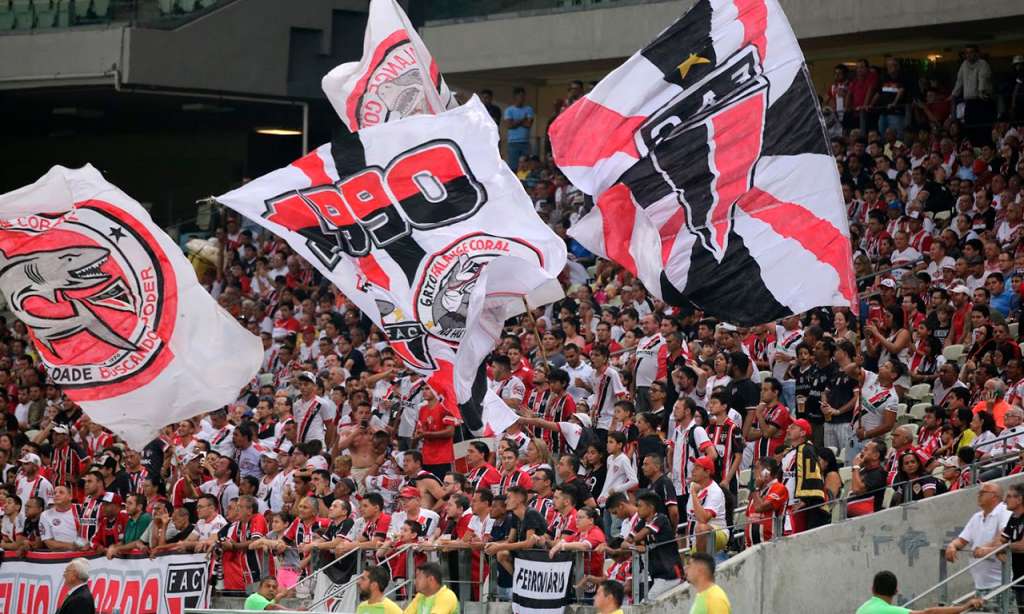 Após 20 meses, Ferroviário aposta no apoio do torcedor em jogo decisivo na Pré-Copa do Nordeste