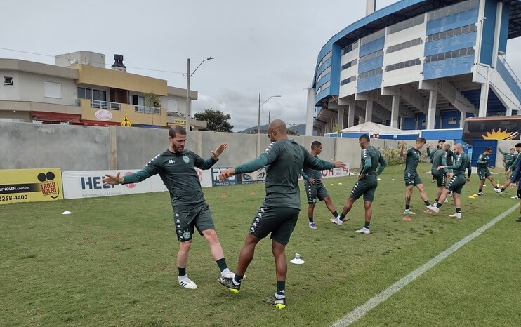 Série B: Em Florianópolis, Guarani encerra preparação para jogo contra o Brusque