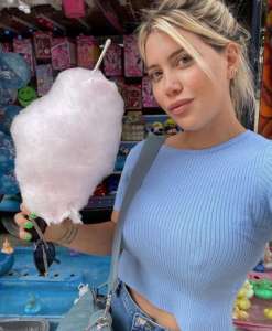 Icardi volta a treinar no PSG e Wanda Nara dá indiretas e posta vídeos acompanhada