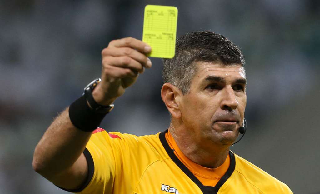 Árbitro escolhido para o Gre-Nal fará seu terceiro clássico e ainda não apitou vitória do Inter