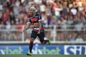 Série C: Veja momento em que Ituano recebe a taça de campeão!