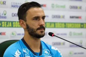 Lateral do Cuiabá projeta duelo contra ex-clube: 
