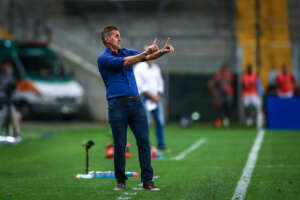 Vice-presidente explica afastamento de jogadores no Grêmio e enfatiza: 