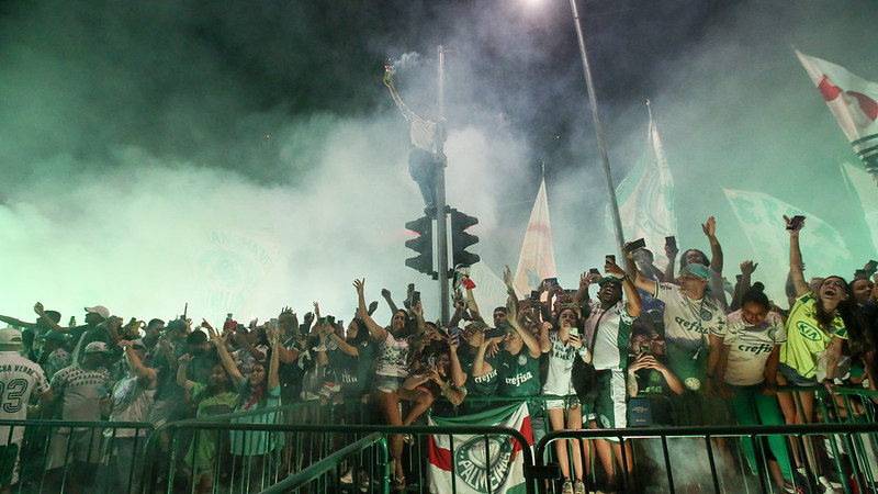 Libertadores: Torcida do Palmeiras faz festa no Allianz Parque após título