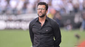 Técnico do Athletico, Valentim questiona VAR em jogo contra Corinthians: 