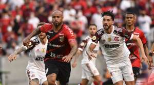 Athletico 2 x 2 Flamengo - Gabigol faz dois, mas Mengão cede empate e continua distante do líder Atlético-MG