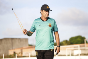 Série B: Brigatti descarta acomodação e garante equipe competitiva