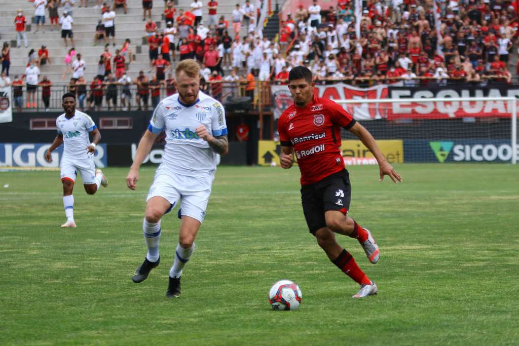 Em pleno feriado de Finados, Série B define seu primeiro clube rebaixado