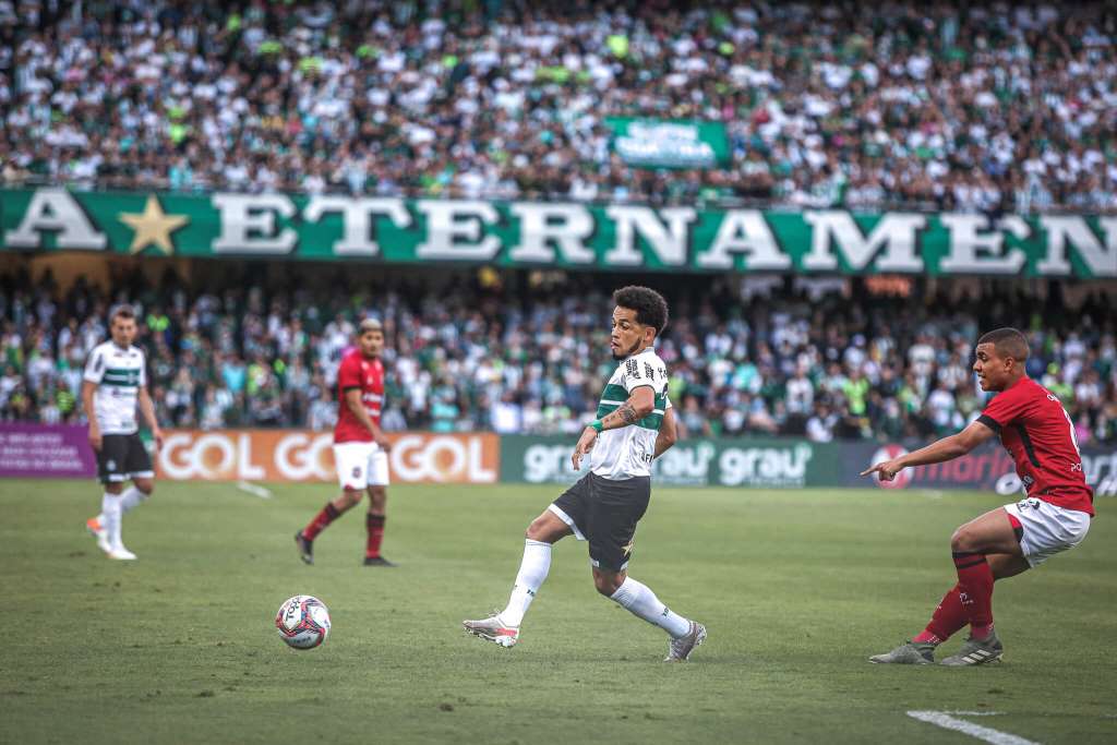 Coritiba 2 x 1 Brasil-RS – Coxa vence com gol no final e secará o CRB pelo acesso na segunda-feira