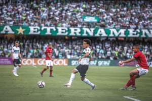 Coritiba 2 x 1 Brasil-RS - Coxa vence com gol no final e secará o CRB pelo acesso na segunda-feira