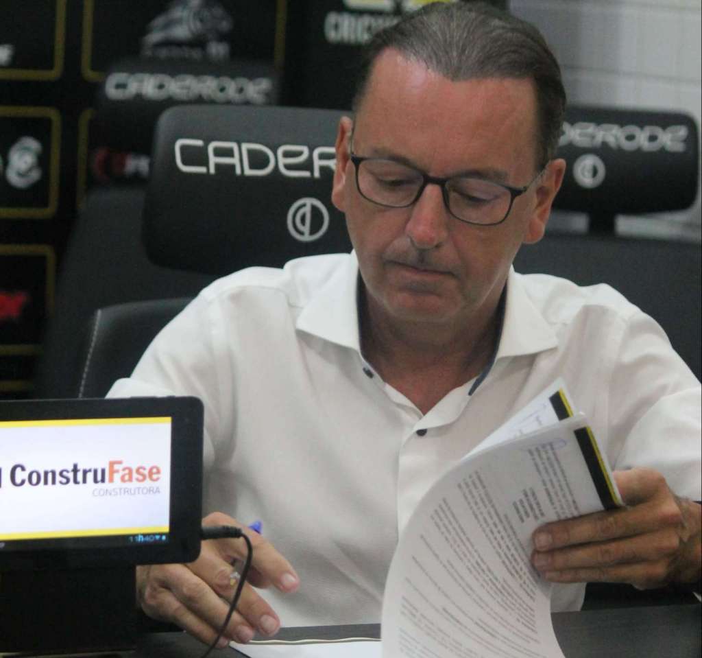 Presidente do Criciúma volta atrás e decide concorrer à reeleição