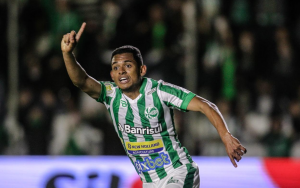 Autor de um dos gols do Juventude contra o Inter, Dawhan celebra vitória e projeta próxima partida: “será mais uma decisão”