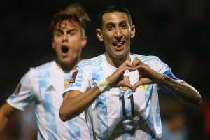 ELIMINATÓRIAS: Argentina vence com golaço de Di María e complica a vida do Uruguai