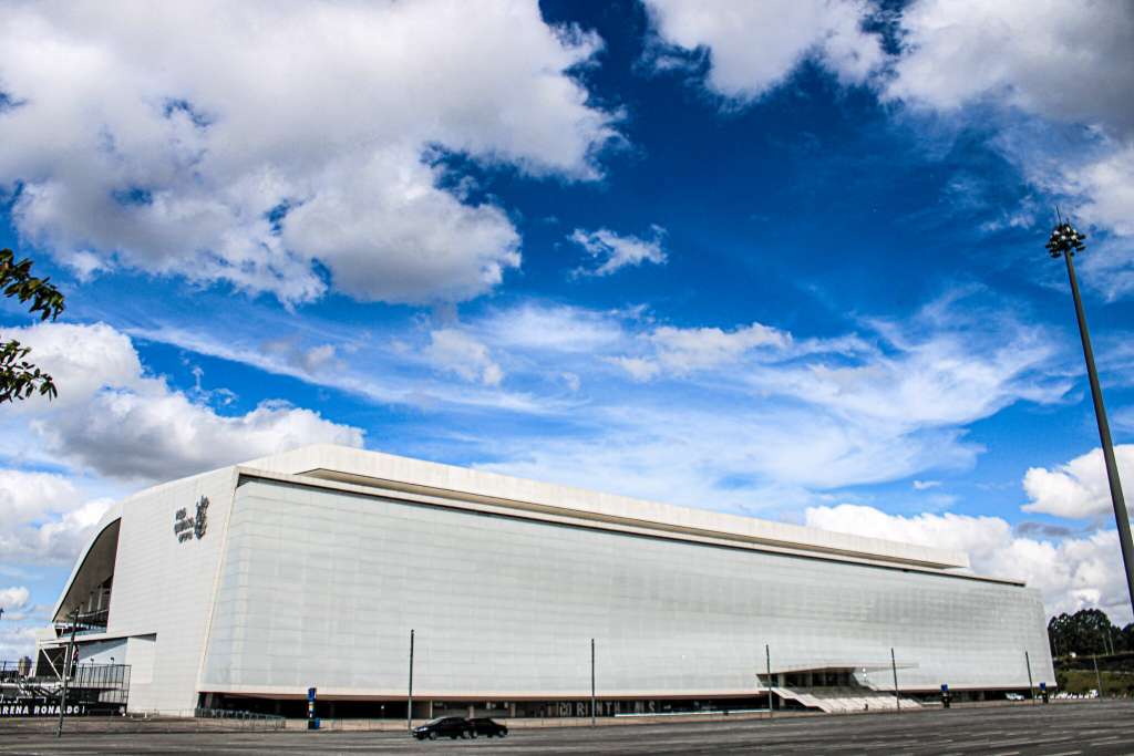 Volta de 100% de público na Neo Química Arena anima Corinthians por reação